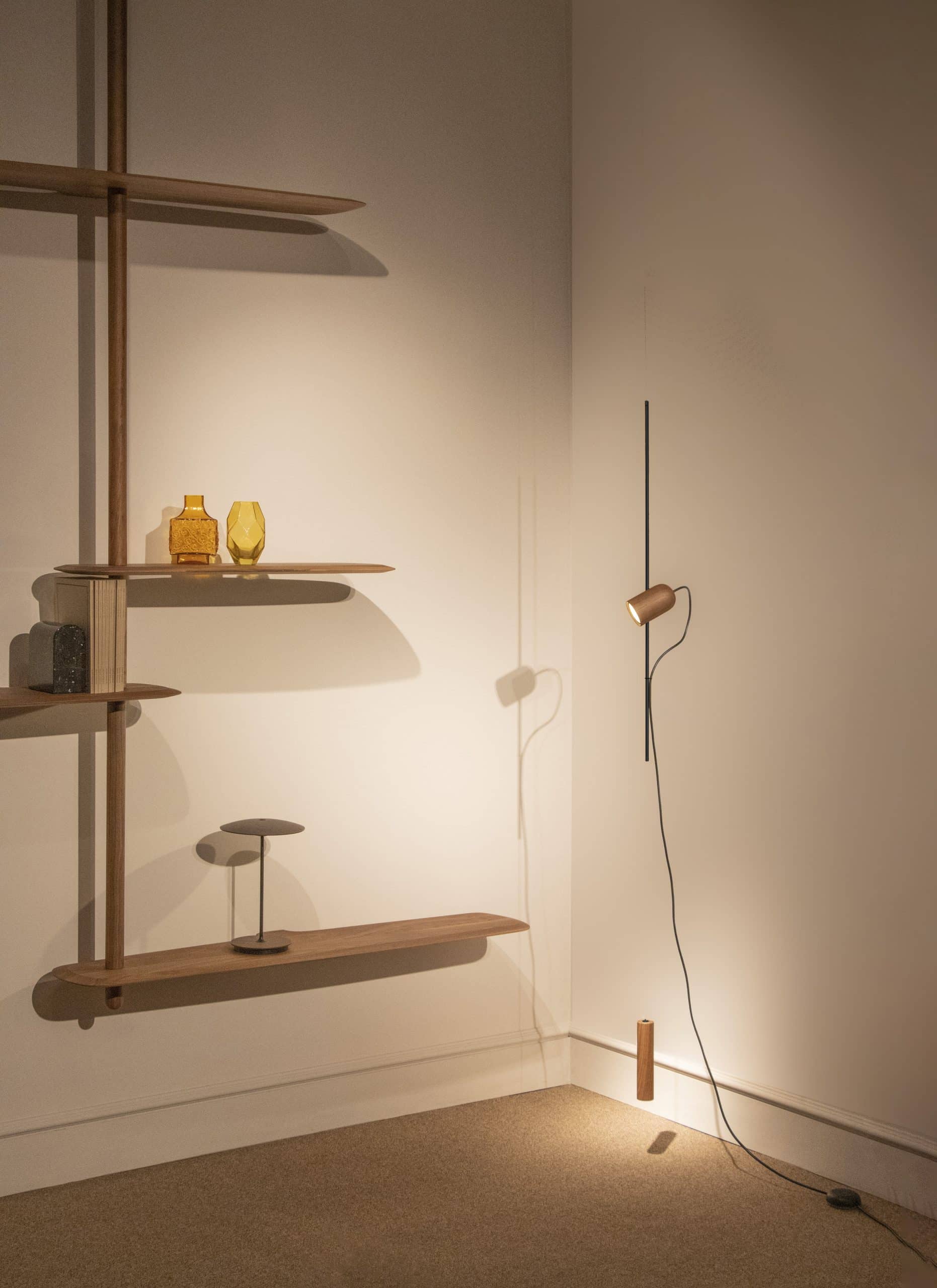 nomon BCN schwebende Uhr